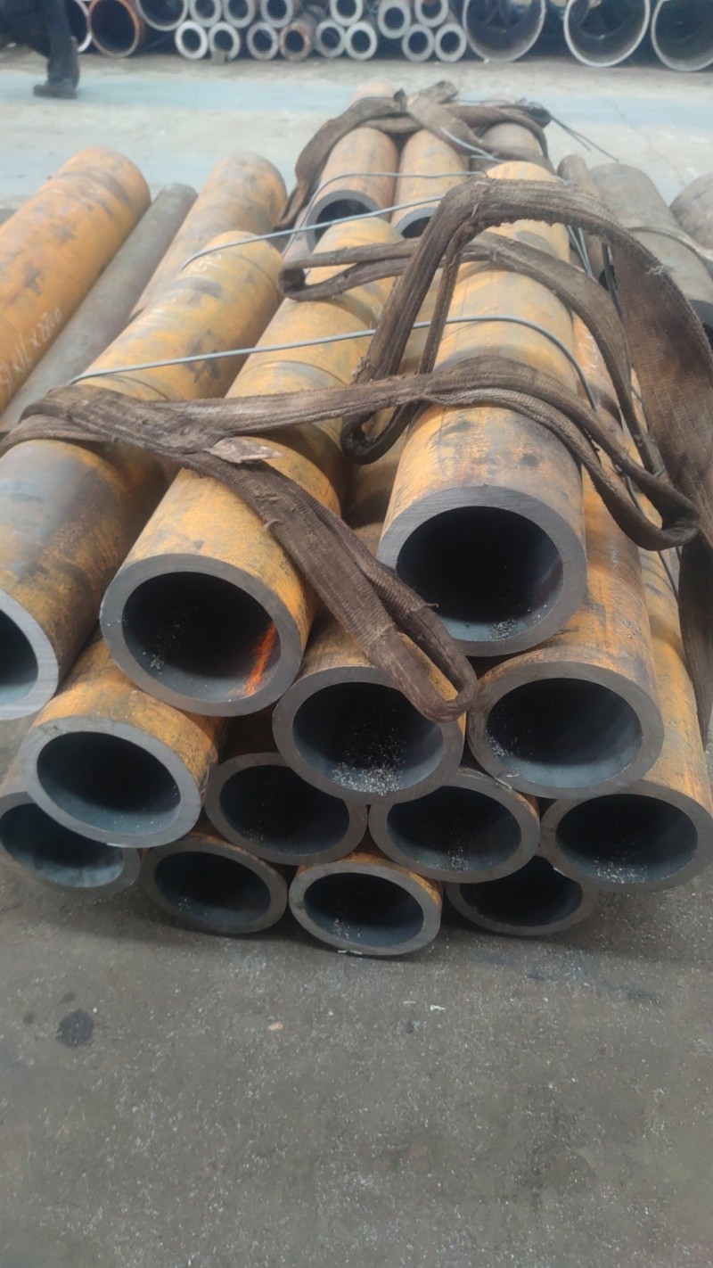 金昌金昌金昌15CrMoG无缝钢管切割